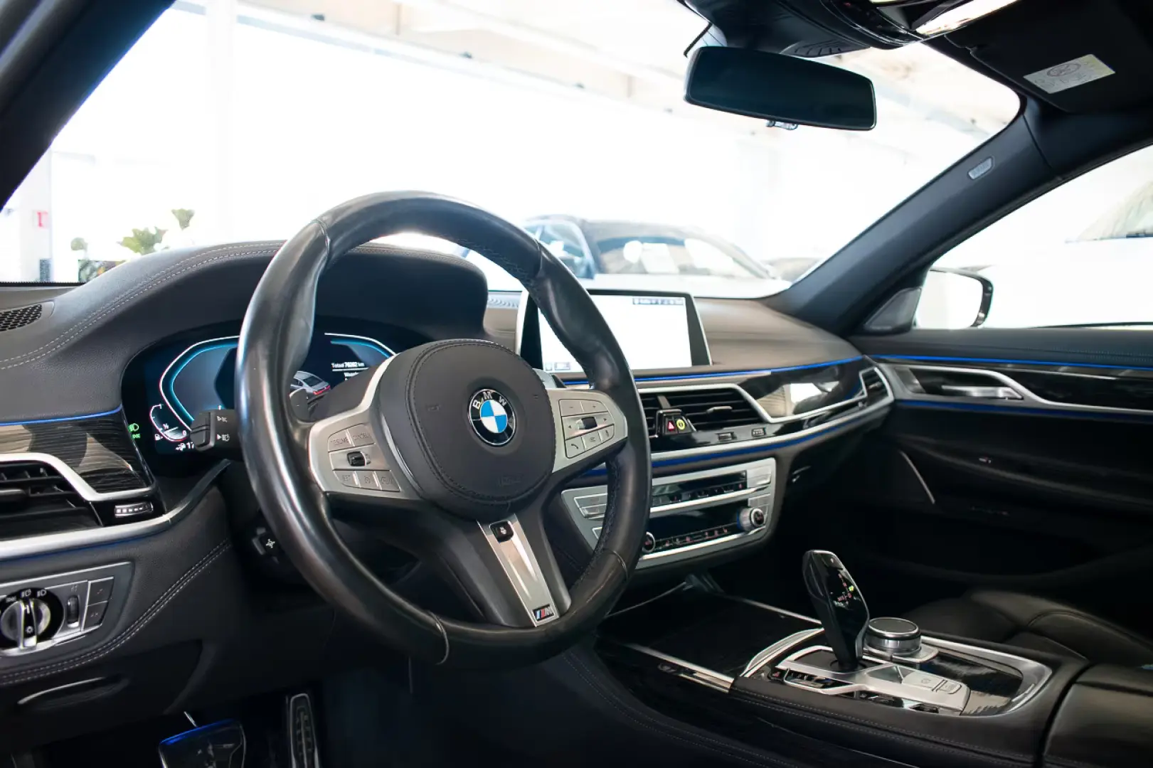 BMW 745 E M-SPORT, LUMINĂ LASER, HARMAN