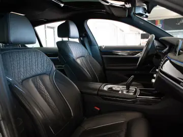 BMW 745 E M-SPORT, LUMINĂ LASER, HARMAN