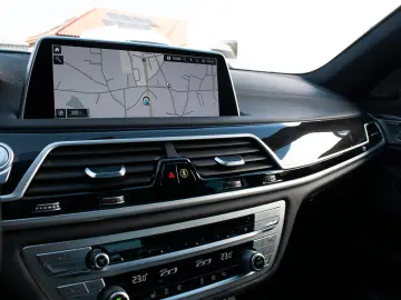 BMW 745 E M-SPORT, LUMINĂ LASER, HARMAN
