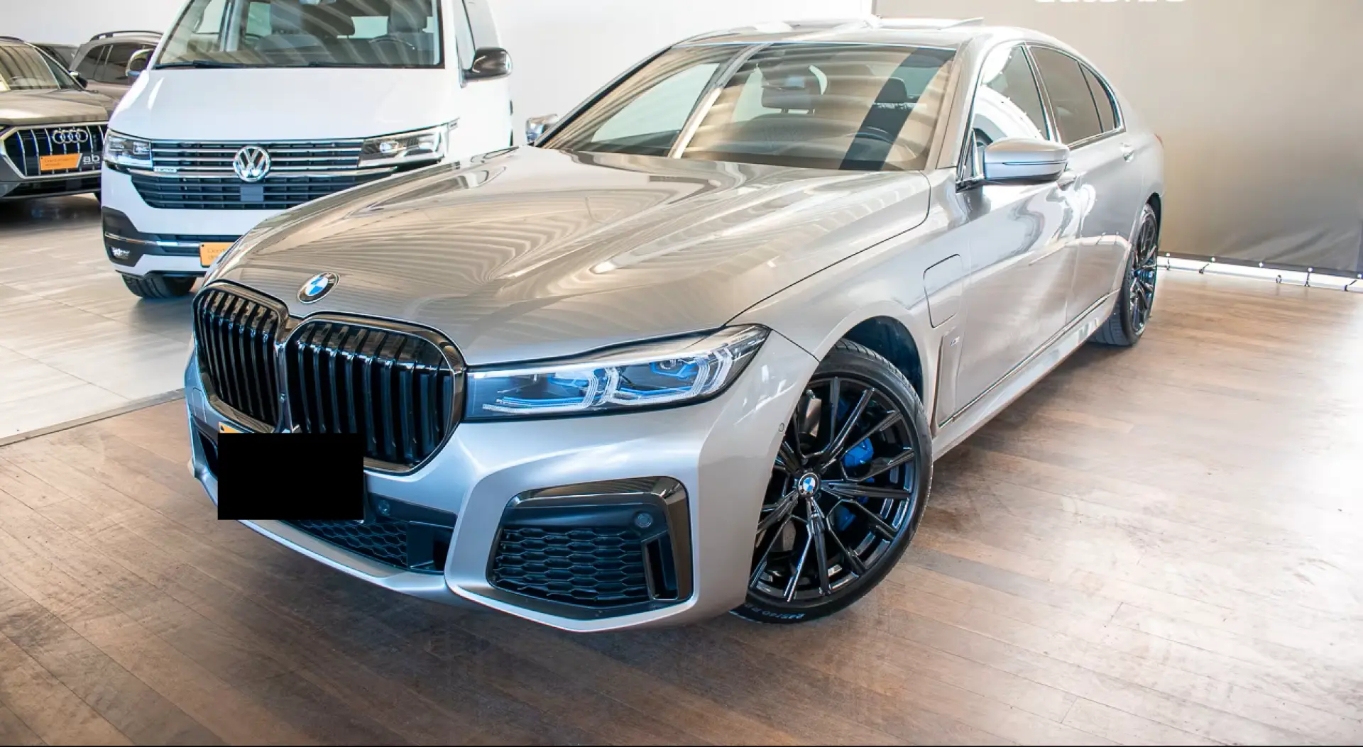 BMW 745 E M-SPORT, LUMINĂ LASER, HARMAN