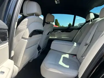 BMW 730 d M SPORT MASAJ INTEGRAL