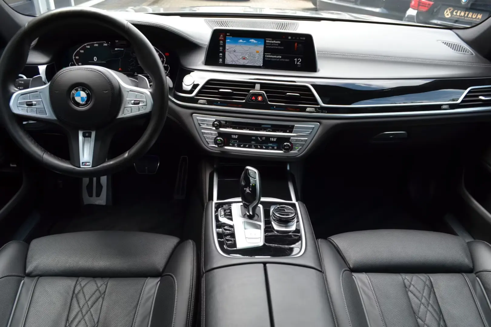 BMW 745 e | M-Sport | Masaj | Aktiv.Lenk | Pano