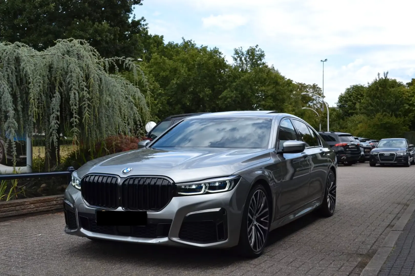 BMW 745 e | M-Sport | Masaj | Aktiv.Lenk | Pano