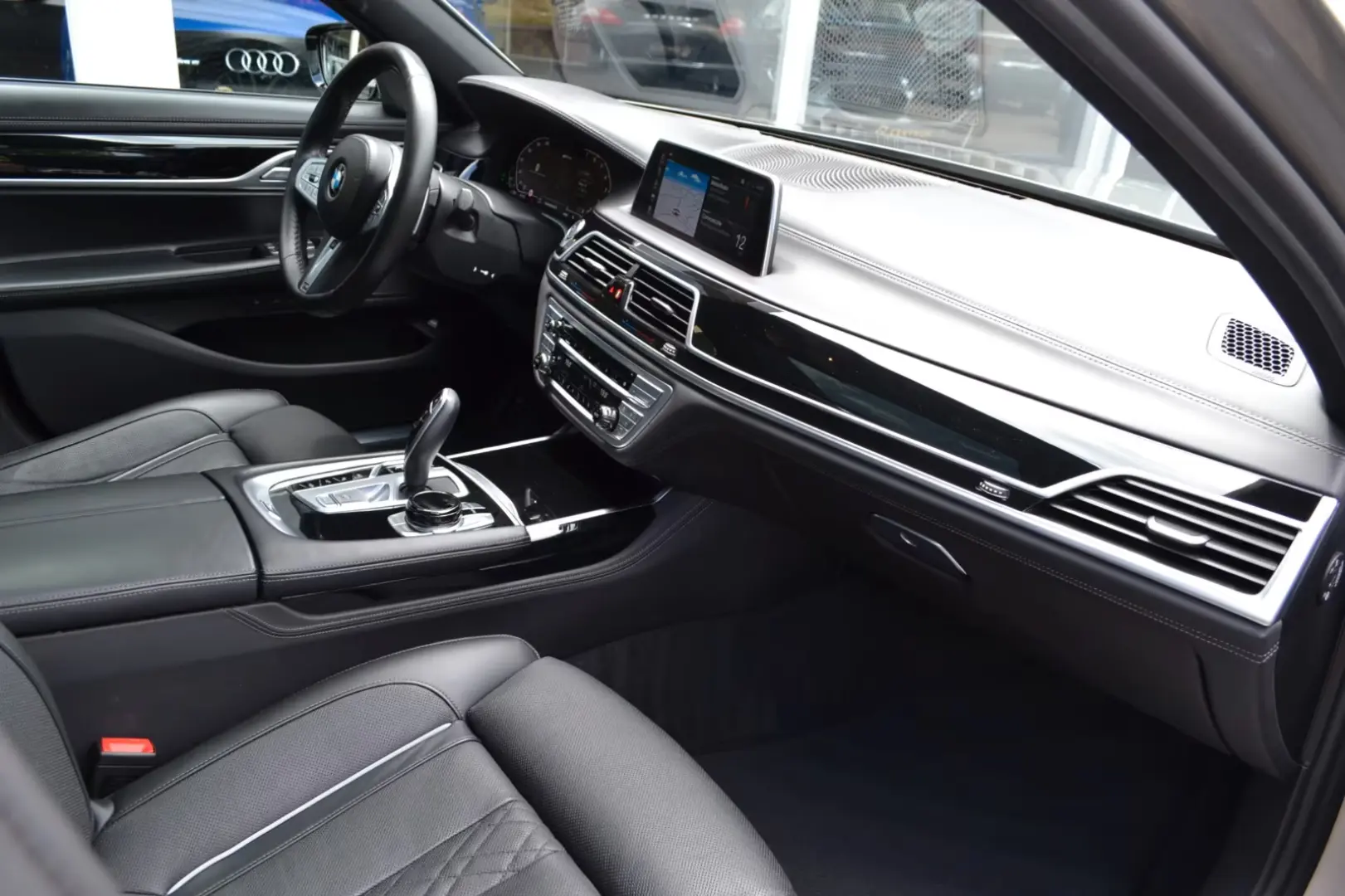 BMW 745 e | M-Sport | Masaj | Aktiv.Lenk | Pano