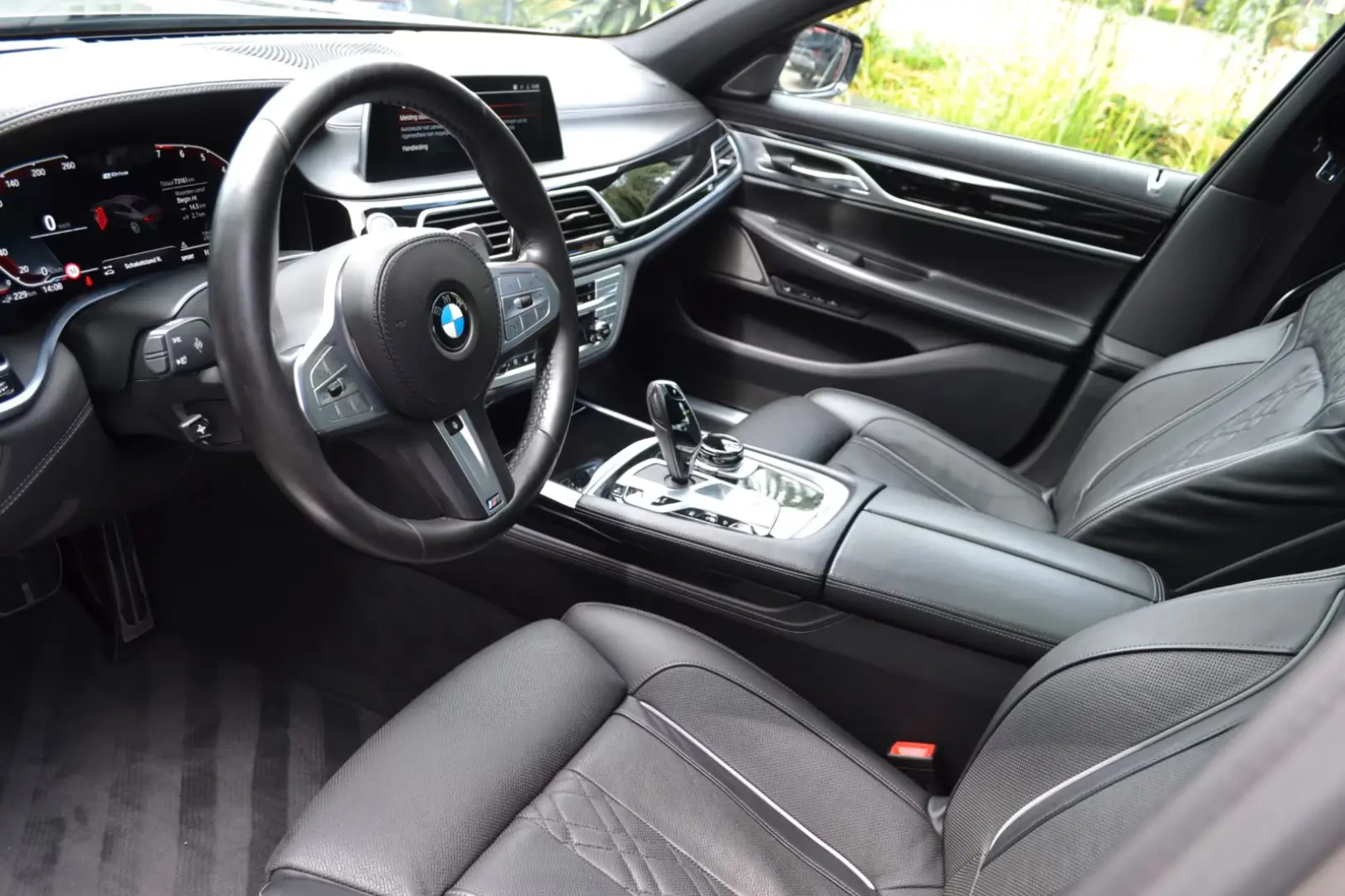 BMW 745 e | M-Sport | Masaj | Aktiv.Lenk | Pano