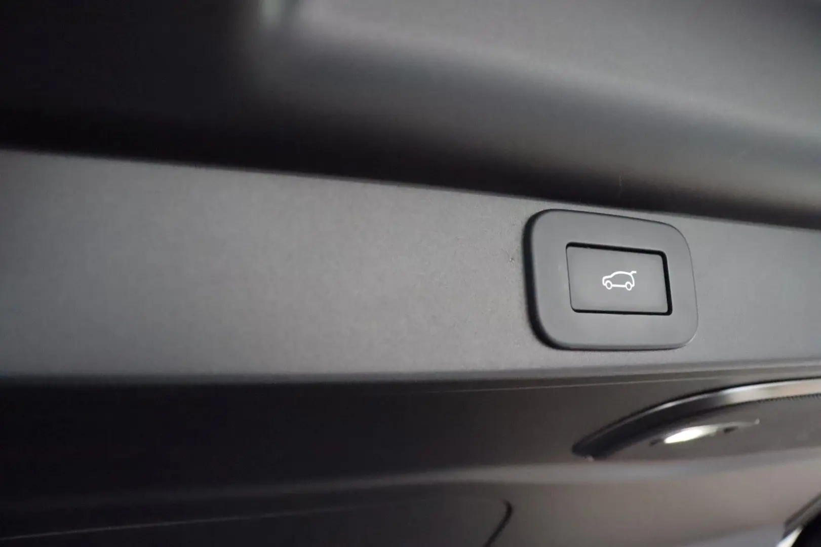 Range Rover SV P615 360 Buisness AHK 23-Zoll
