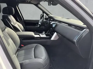Range Rover P550e PEHV Autobiography Shadow