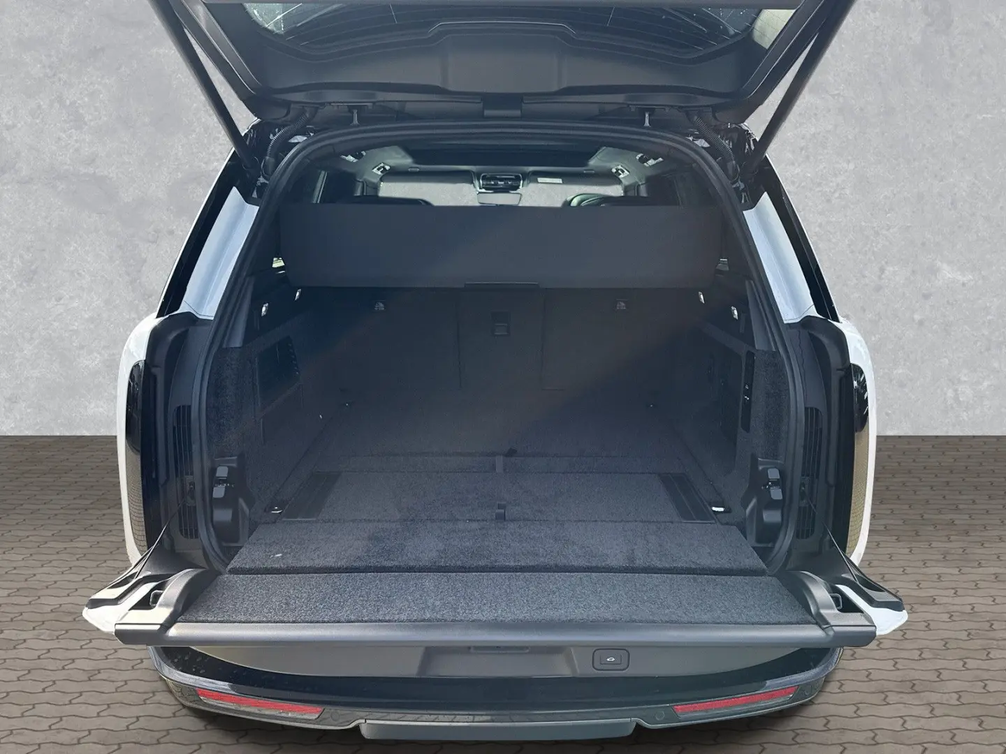 Range Rover P550e PEHV Autobiography Shadow