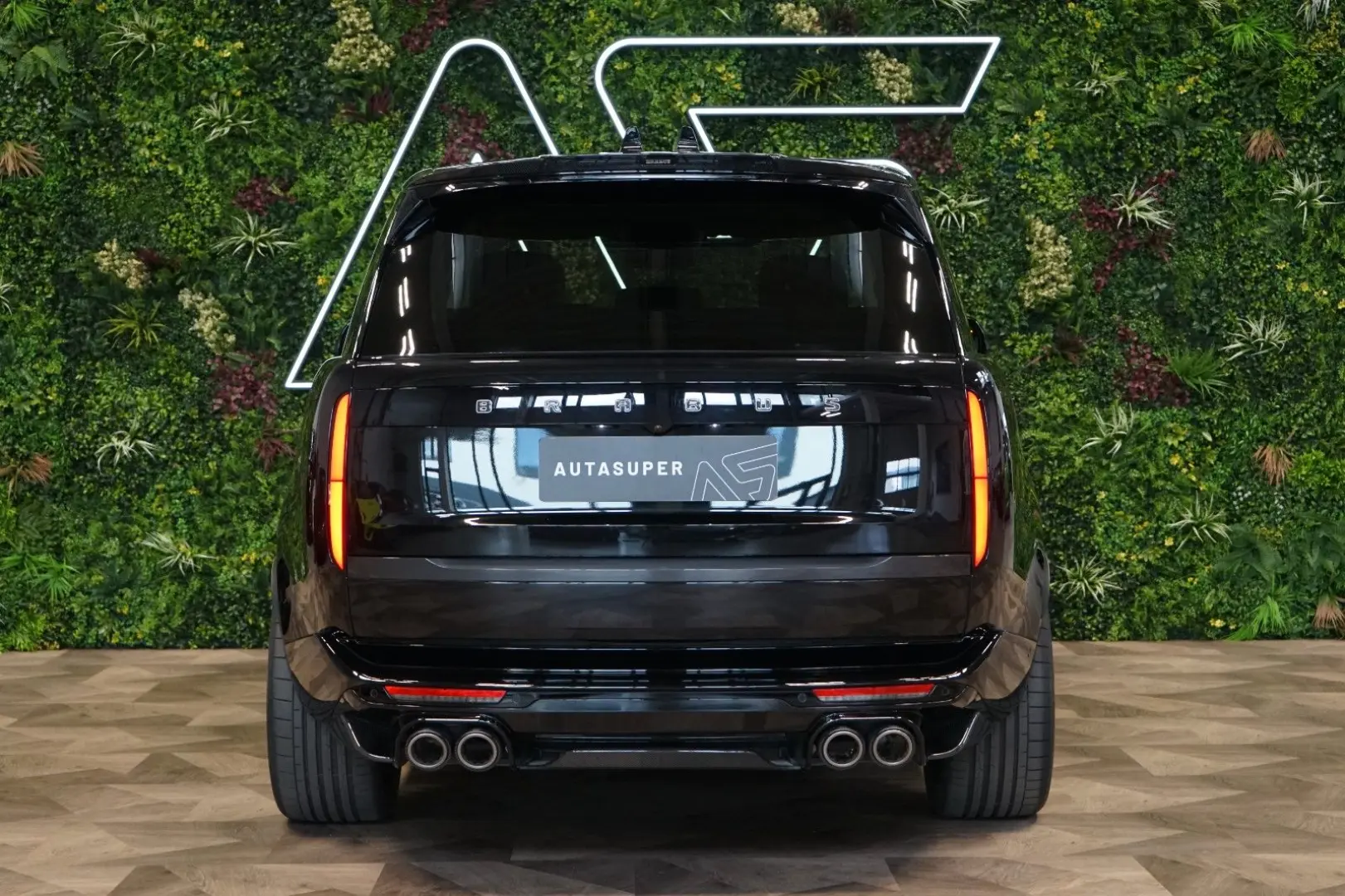 Range Rover BRABUS P530 24  198.843€ NETTO