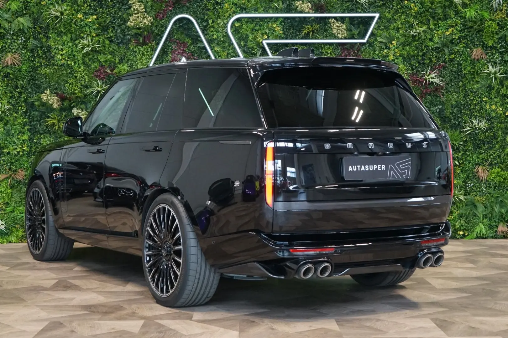 Range Rover BRABUS P530 24  198.843€ NETTO