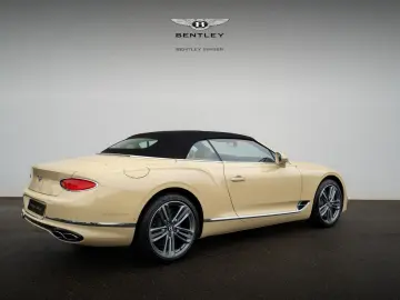 Continental GTC V8  Mulliner Range