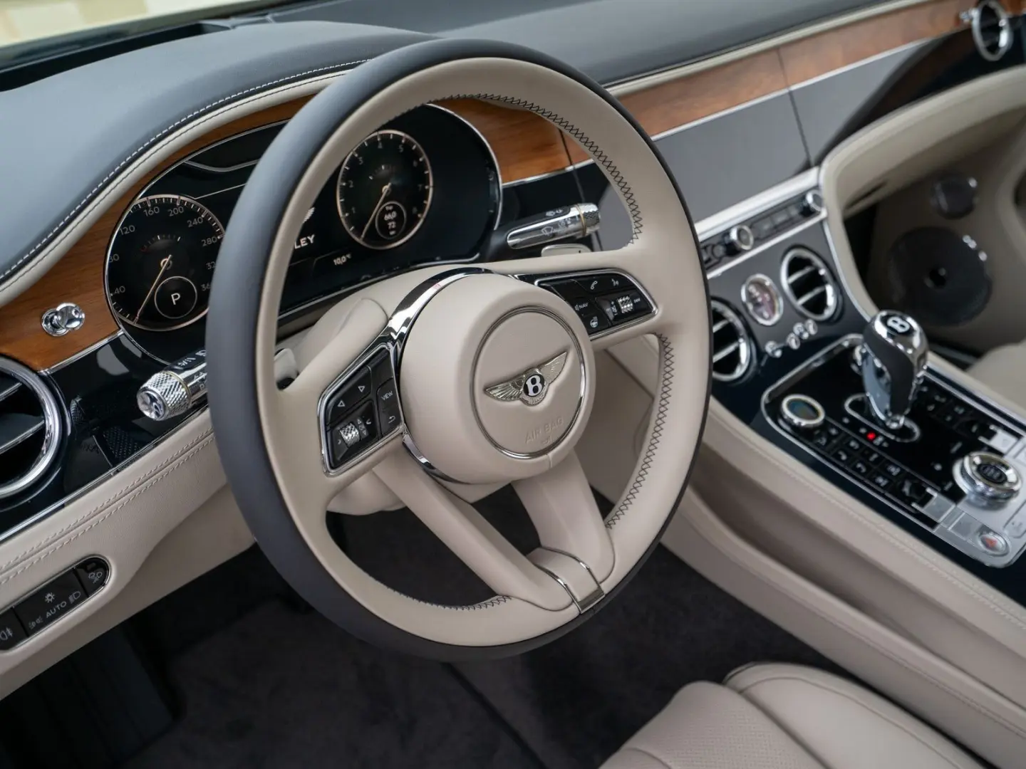 Continental GTC V8  Mulliner Range