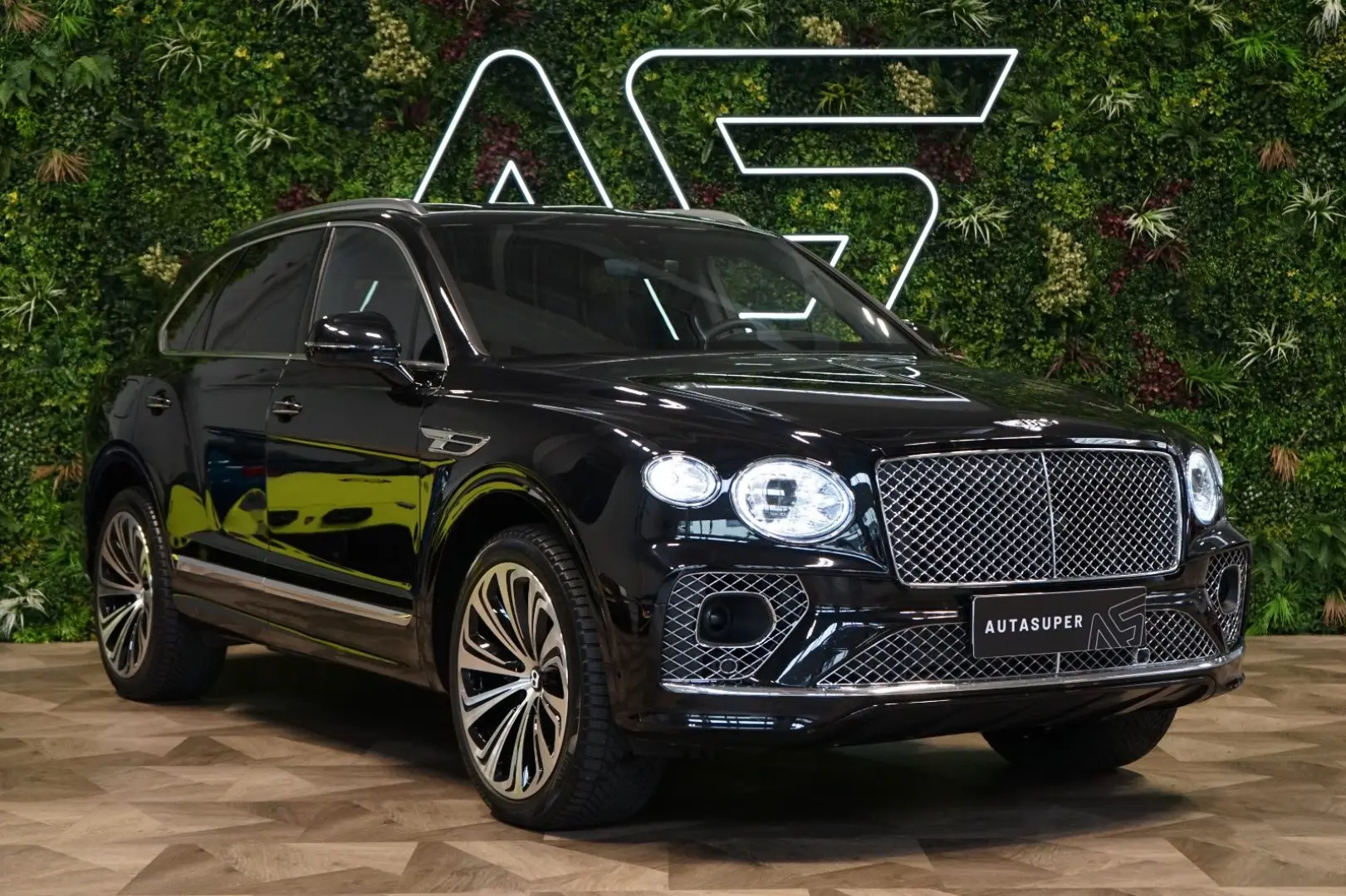 Bentayga*V8*NAIM*360*NIGHT*MATRIX*157.851€NETTO