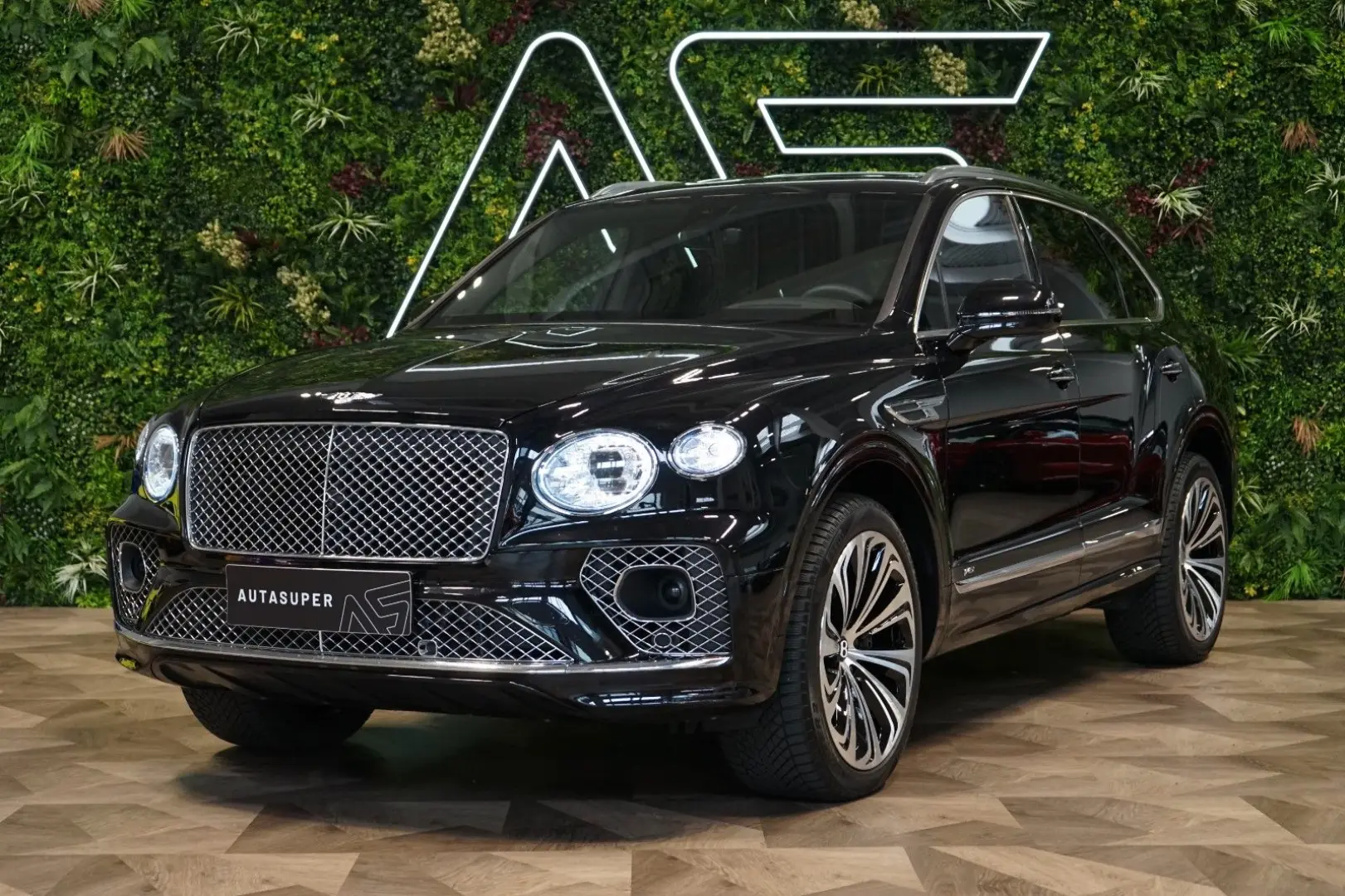 Bentayga*V8*NAIM*360*NIGHT*MATRIX*157.851€NETTO