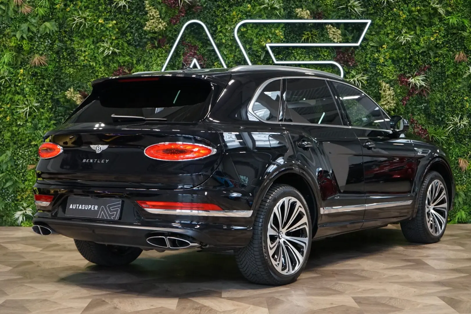 Bentayga*V8*NAIM*360*NIGHT*MATRIX*157.851€NETTO
