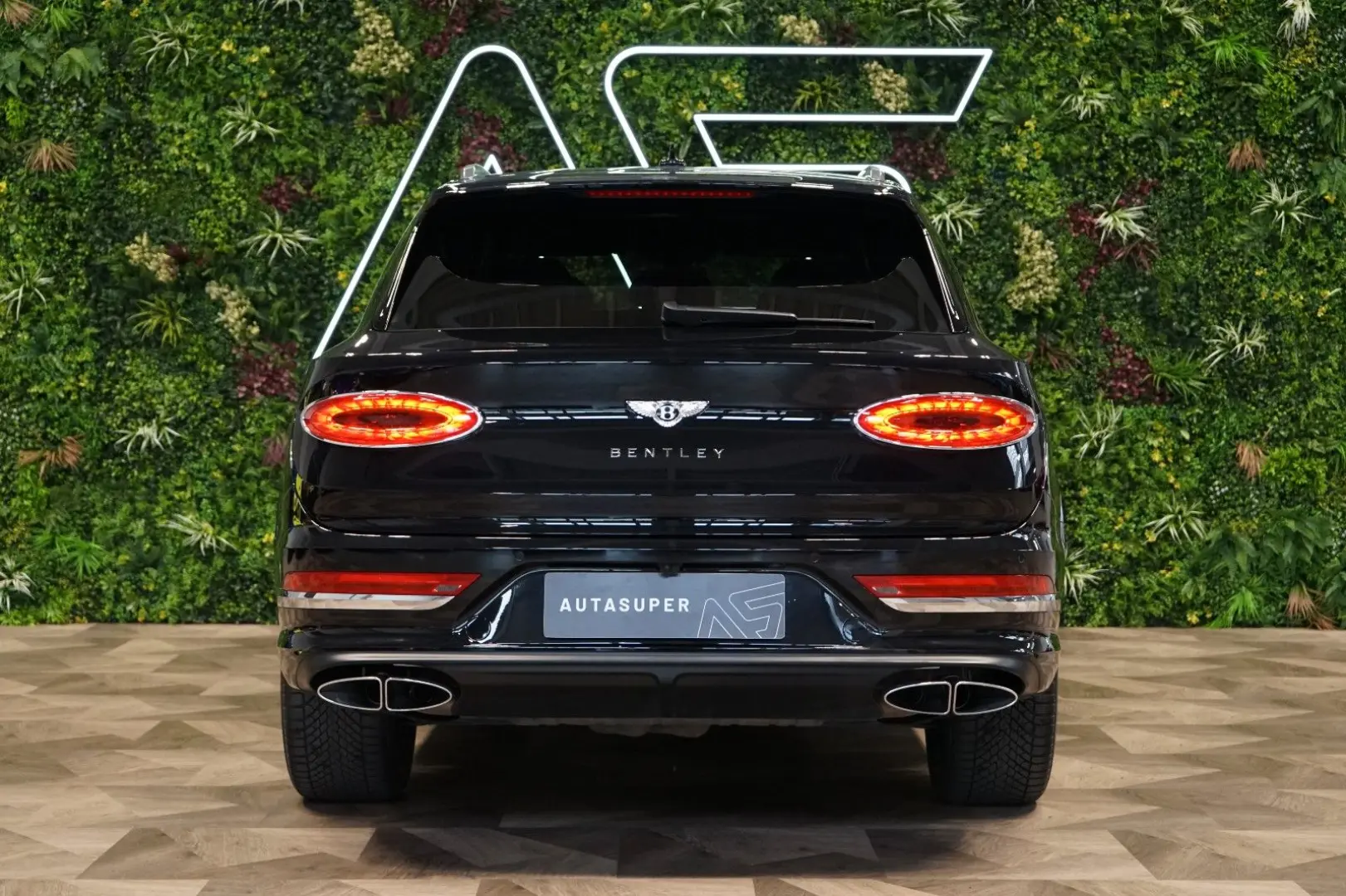 Bentayga*V8*NAIM*360*NIGHT*MATRIX*157.851€NETTO