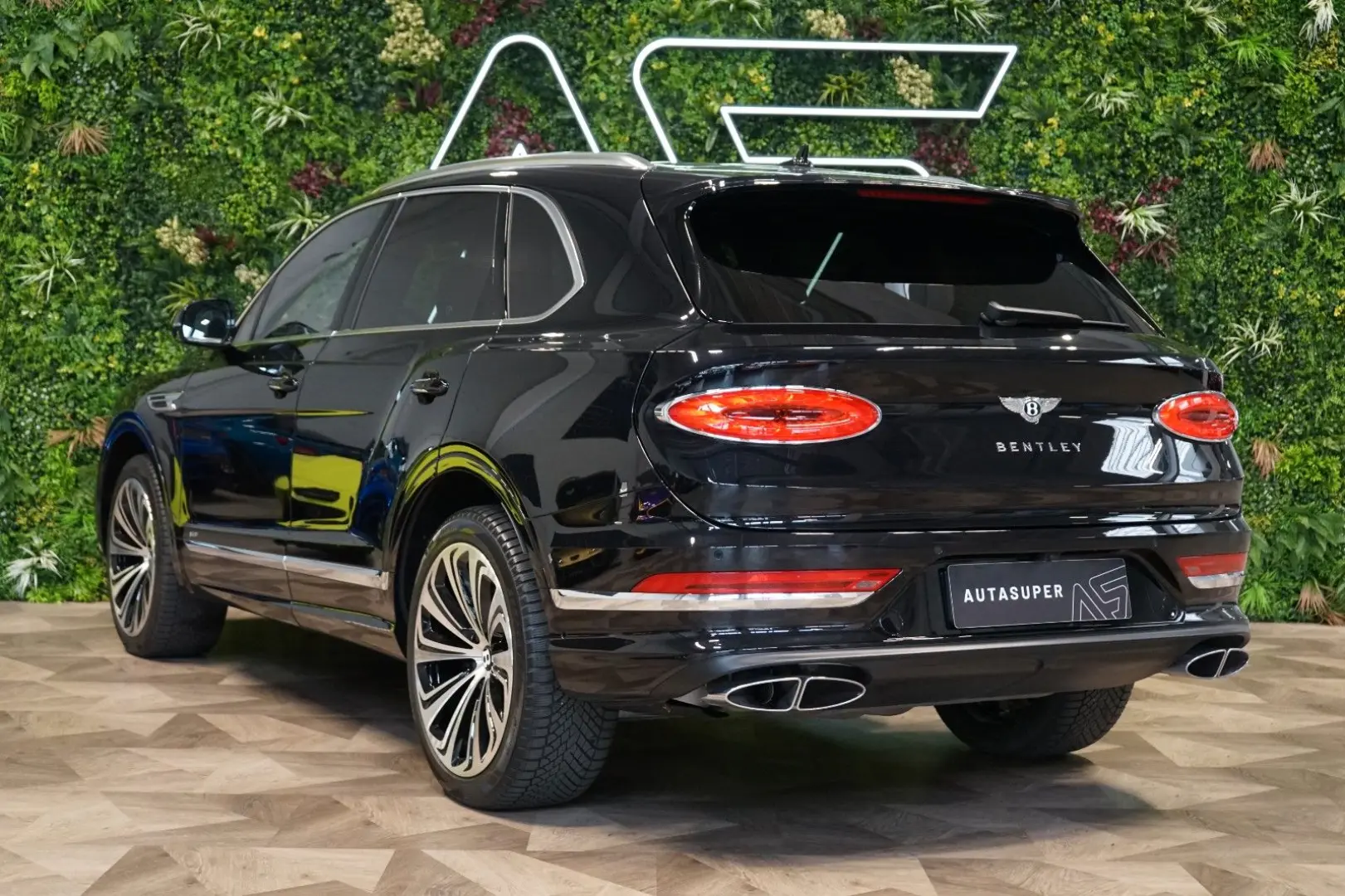 Bentayga*V8*NAIM*360*NIGHT*MATRIX*157.851€NETTO