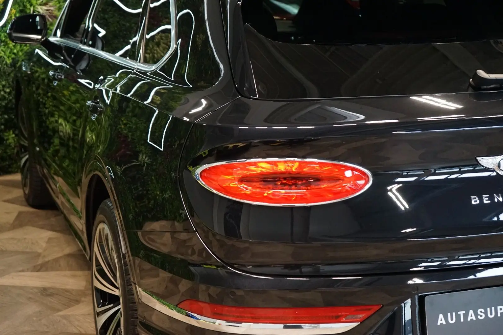Bentayga*V8*NAIM*360*NIGHT*MATRIX*157.851€NETTO