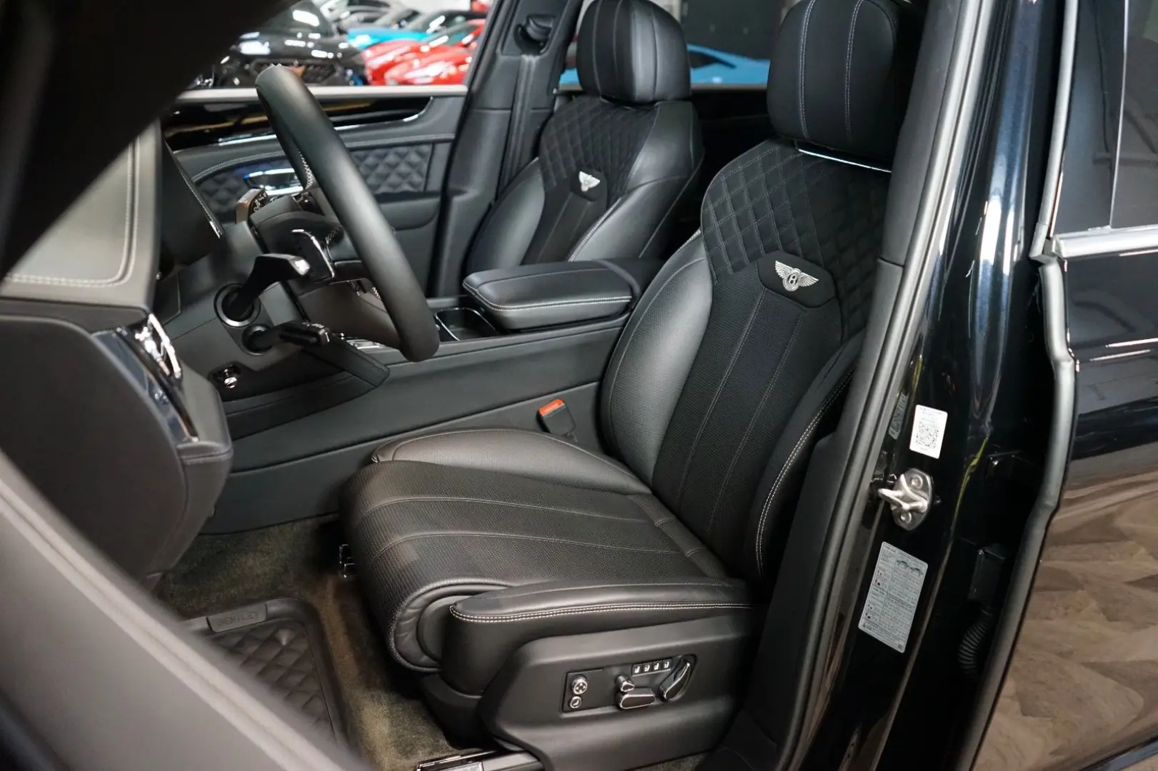 Bentayga*V8*NAIM*360*NIGHT*MATRIX*157.851€NETTO