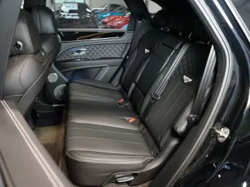 Bentayga*V8*NAIM*360*NIGHT*MATRIX*157.851€NETTO