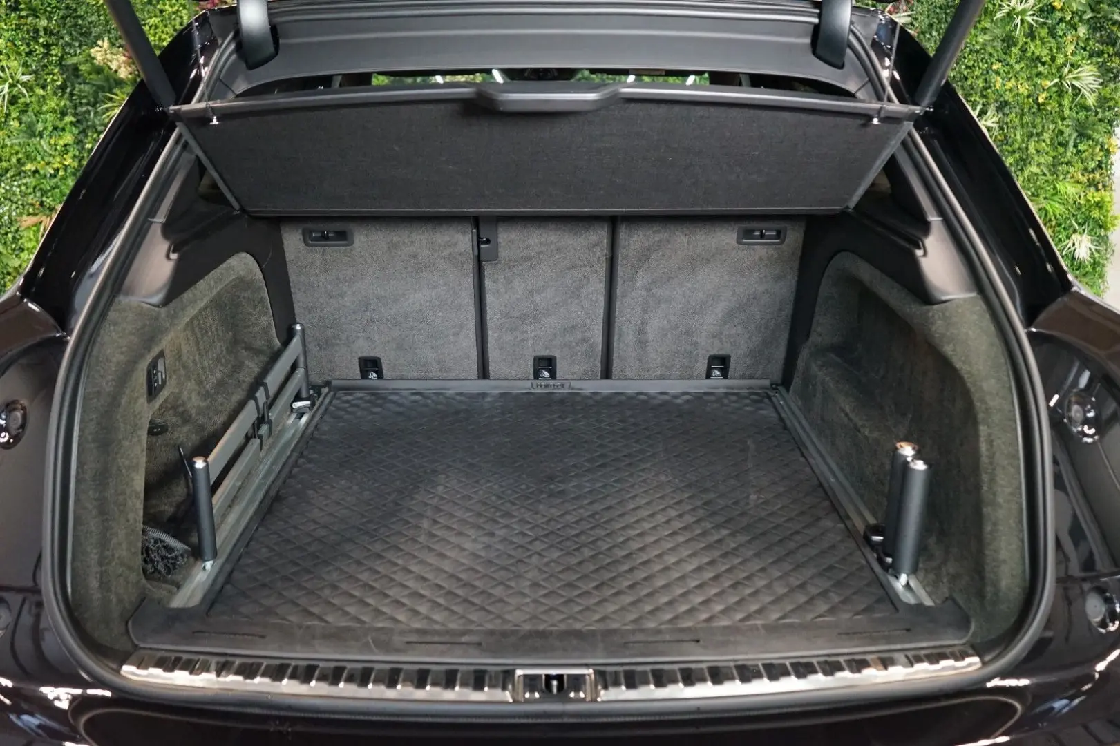 Bentayga*V8*NAIM*360*NIGHT*MATRIX*157.851€NETTO