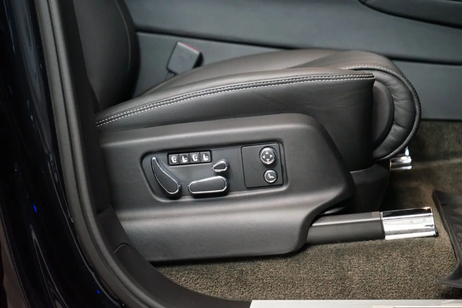 Bentayga*V8*NAIM*360*NIGHT*MATRIX*157.851€NETTO