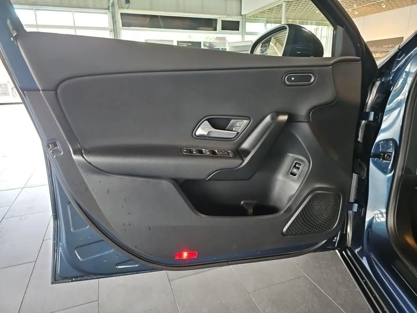 A 180 d LIMOUSINE +KAM.+MBUX+LED+TEMPOMAT+TOTW.