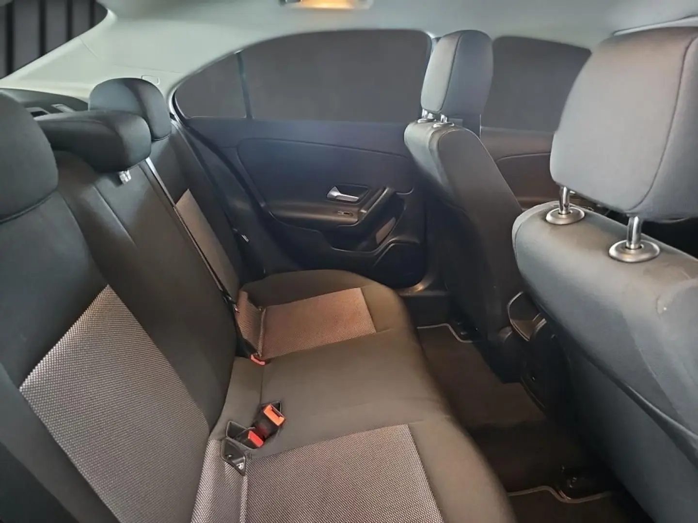 A 180 d LIMOUSINE +KAM.+MBUX+LED+TEMPOMAT+TOTW.