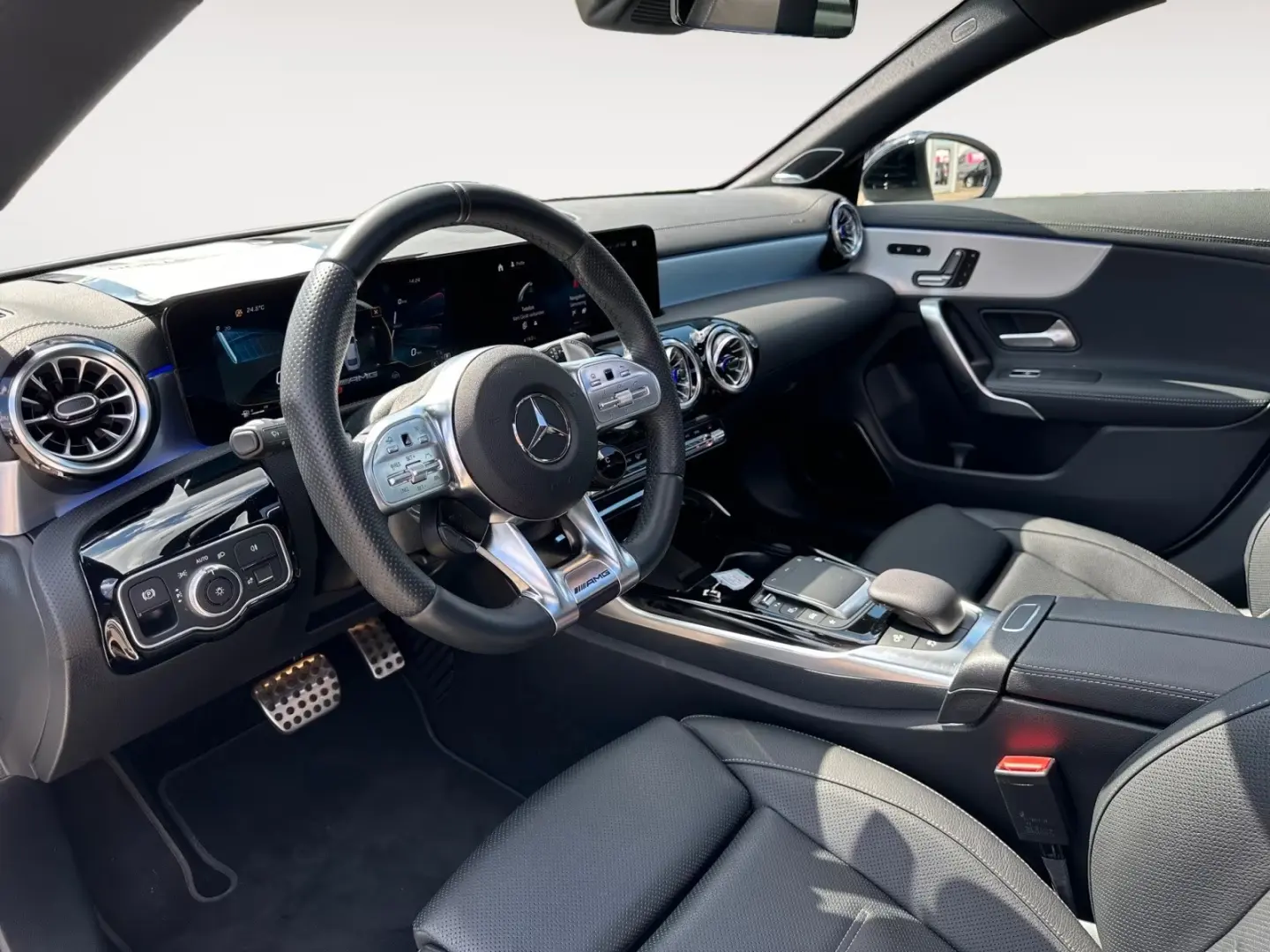 Mercedes-Benz CLA 35 AMG 4Matic PANO*MULTIBEAM