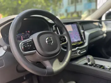Volvo XC60 Ultimate Dark AWD PANO HUD ACC