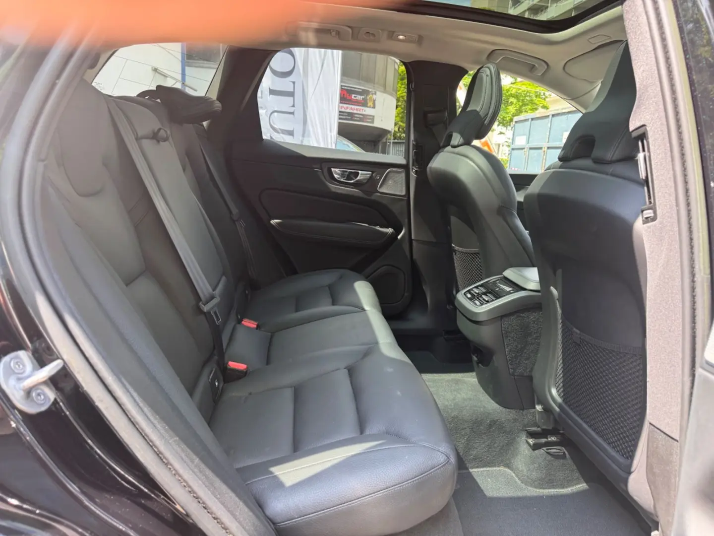 Volvo XC60 Ultimate Dark AWD PANO HUD ACC