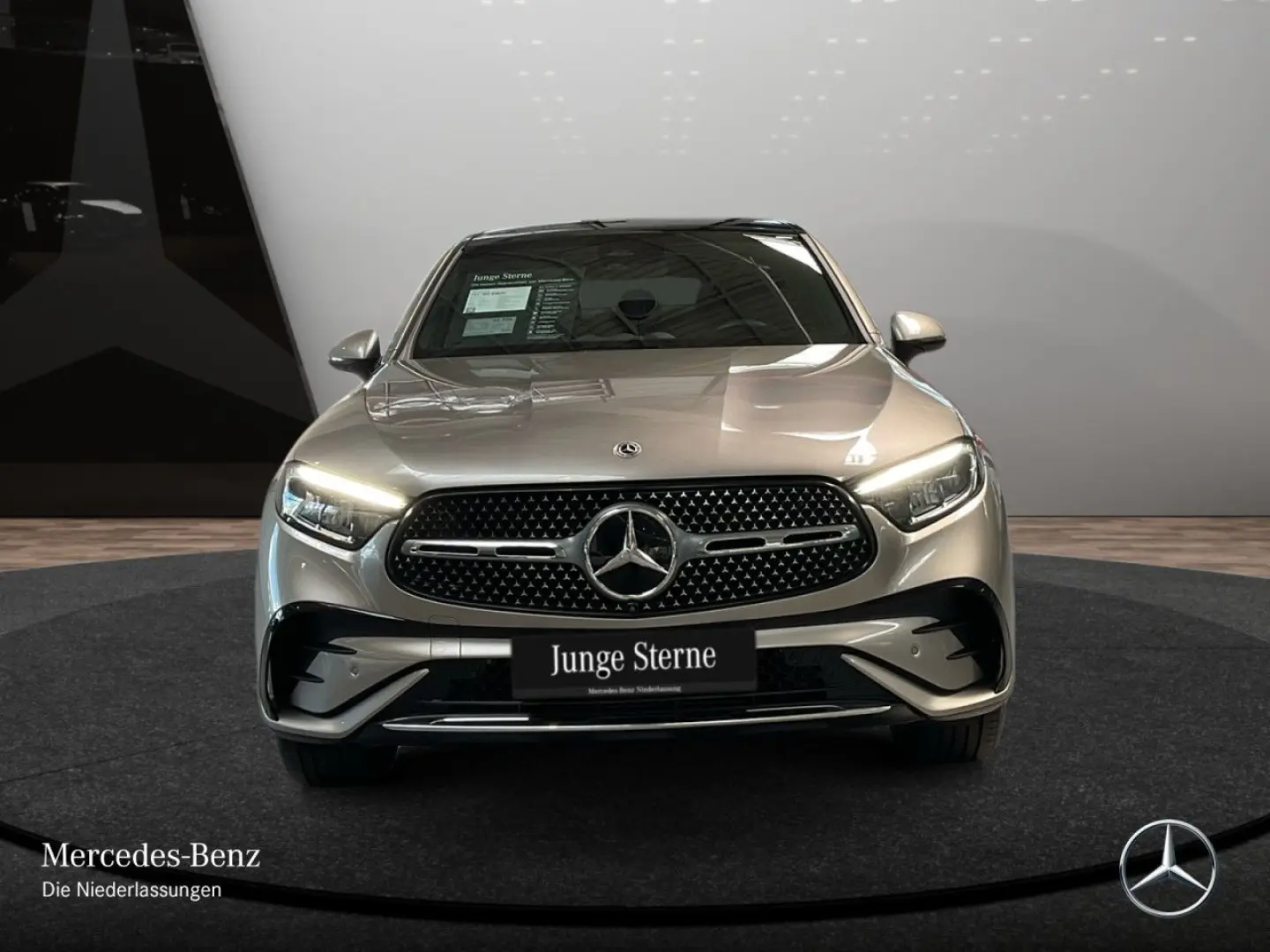 GLC 300 4M AMG Cp PANO AHK MEMORY 360°