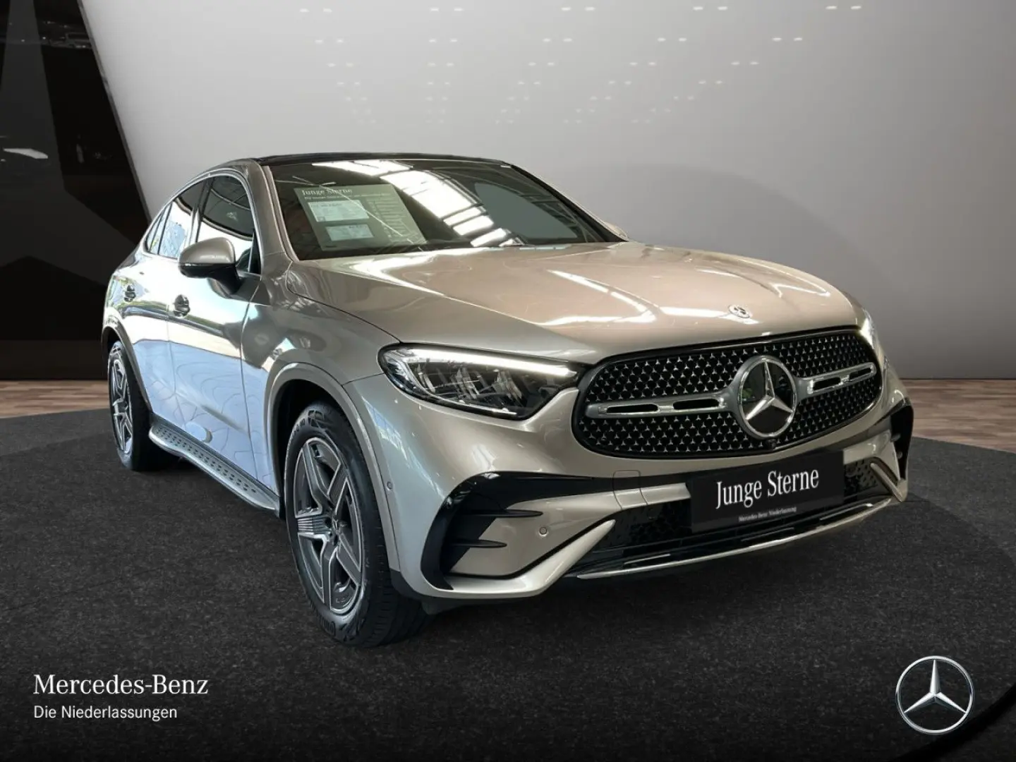 GLC 300 4M AMG Cp PANO AHK MEMORY 360°
