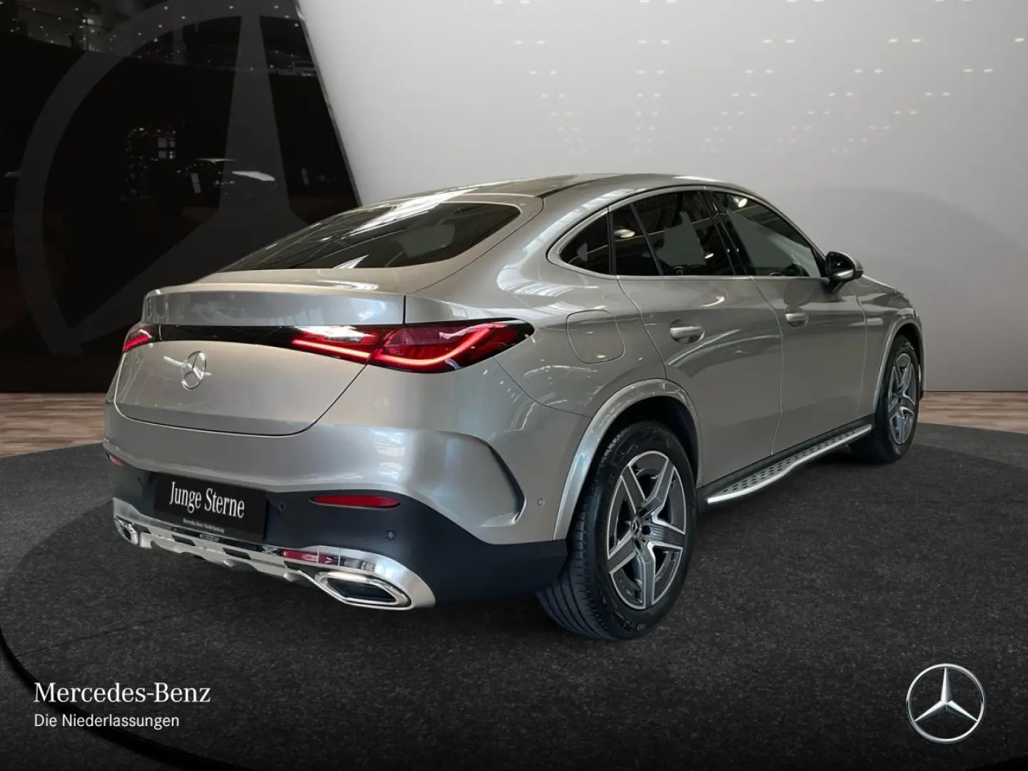 GLC 300 4M AMG Cp PANO AHK MEMORY 360°