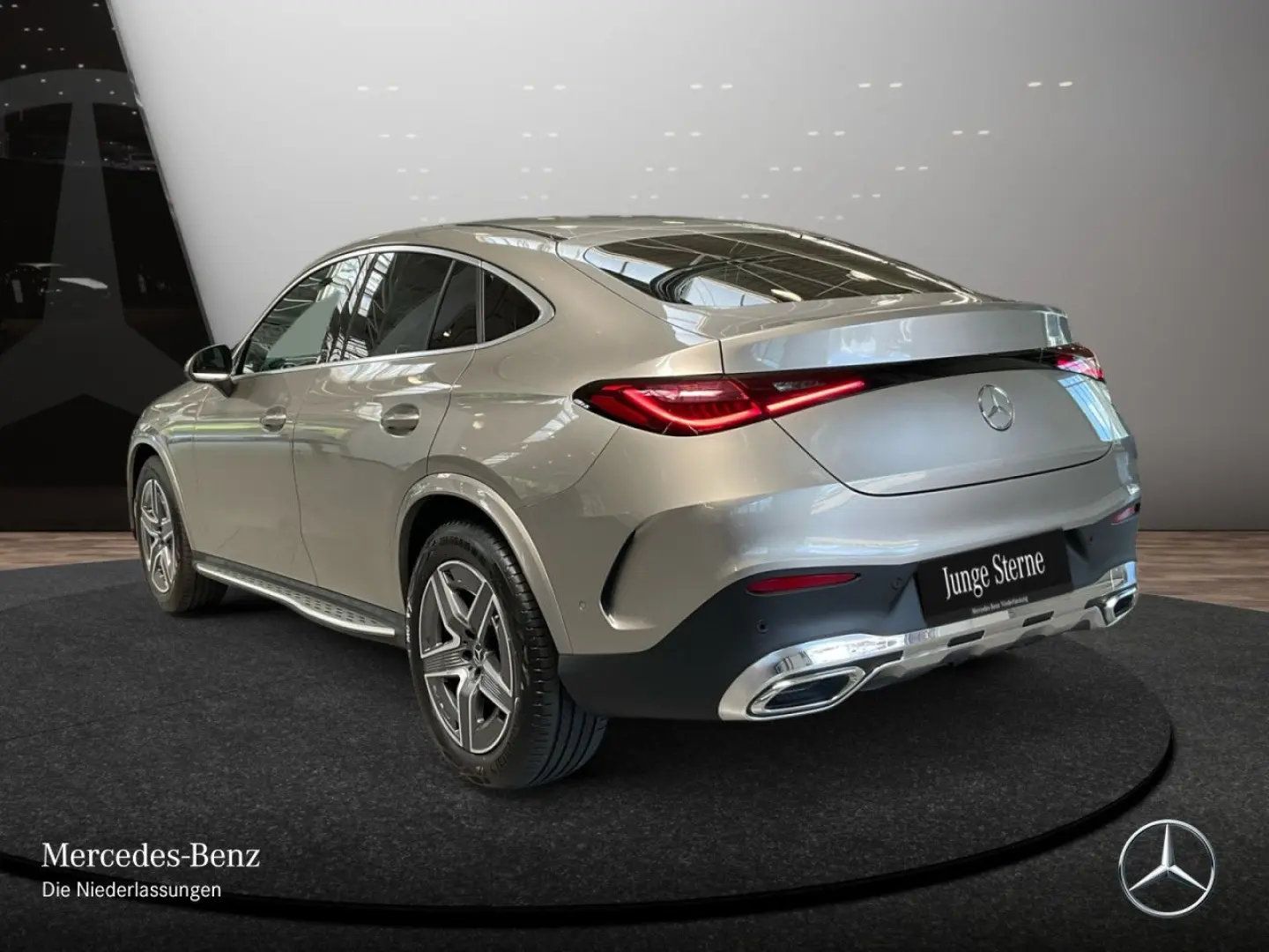 GLC 300 4M AMG Cp PANO AHK MEMORY 360°