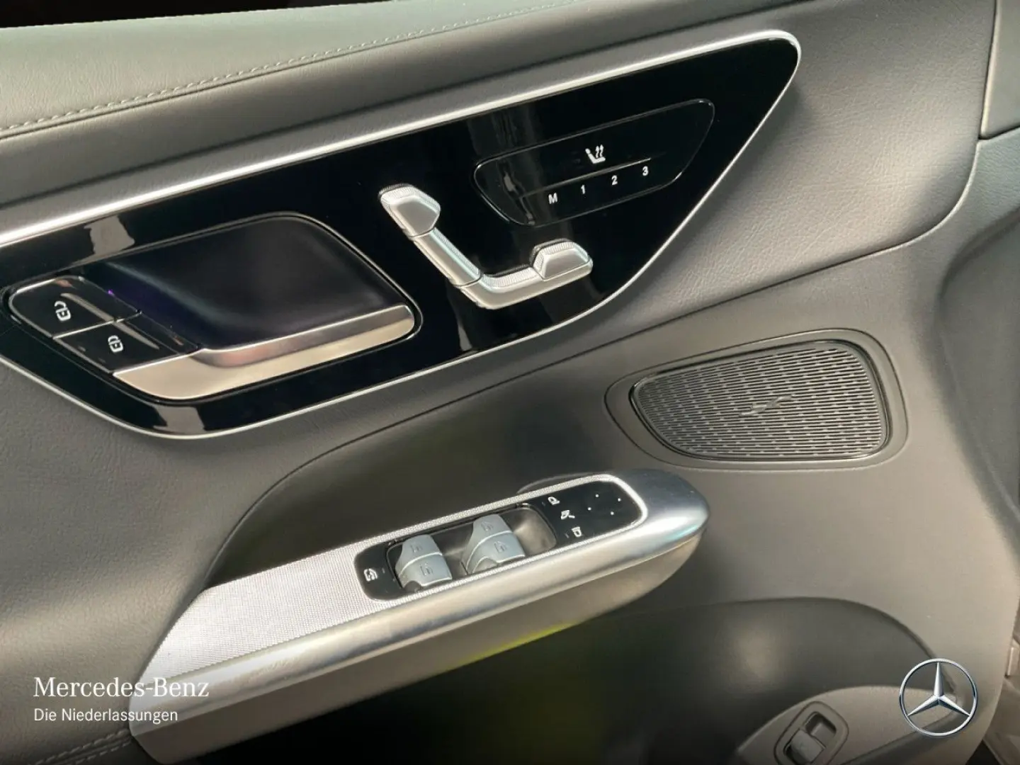 GLC 300 4M AMG Cp PANO AHK MEMORY 360°