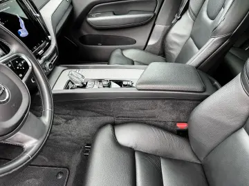 Volvo XC60 Inscription Recharge Plug-In Hybrid AWD T8