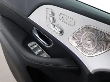 GLE 300 d 4M AMG Pano AHK Airmatic 20 Zoll 360