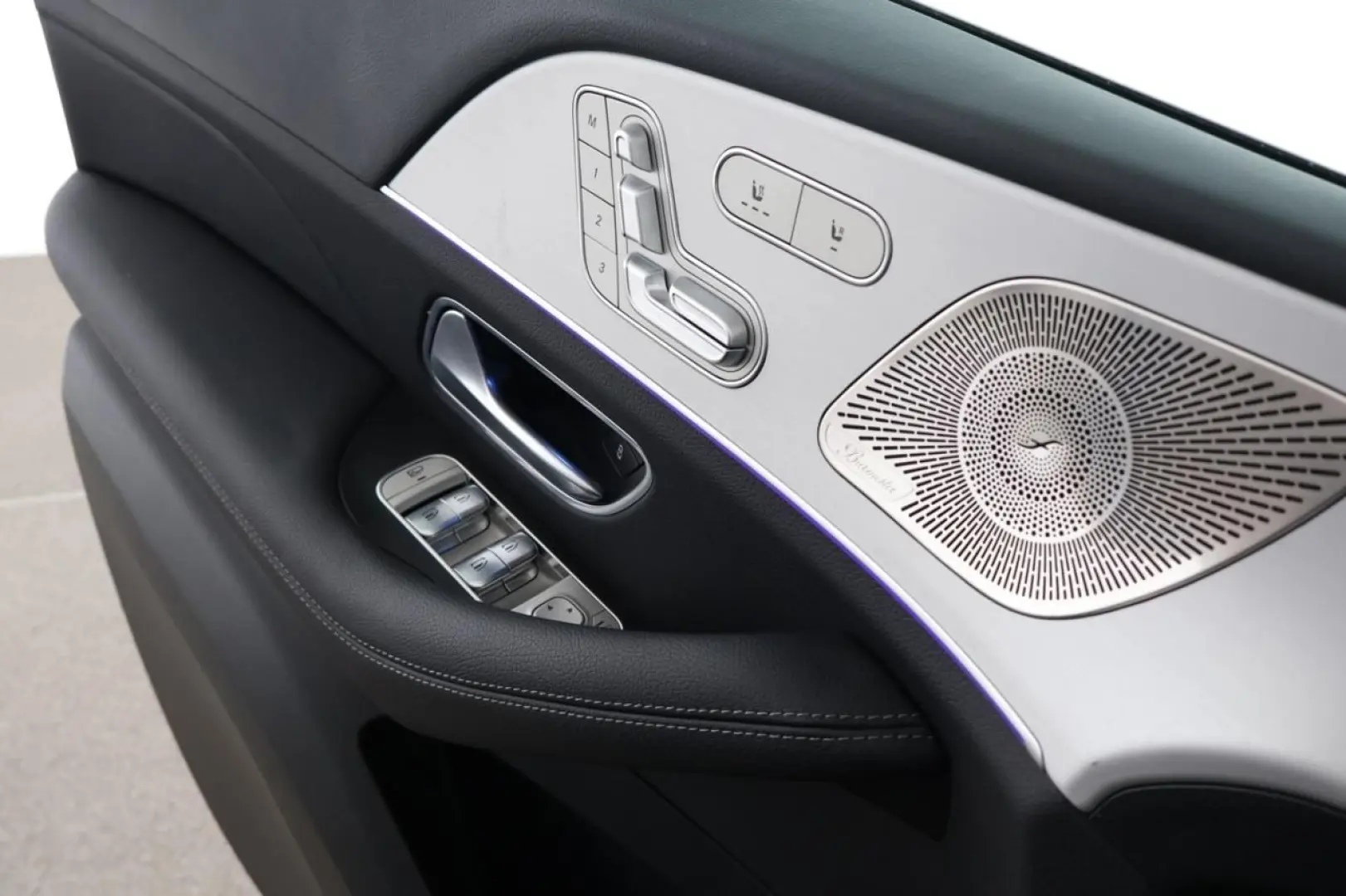 GLE 300 d 4M AMG Pano AHK Airmatic 20 Zoll 360
