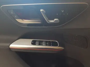 GLC 220d 4M-Ava Advanced PLUS AHK DIS