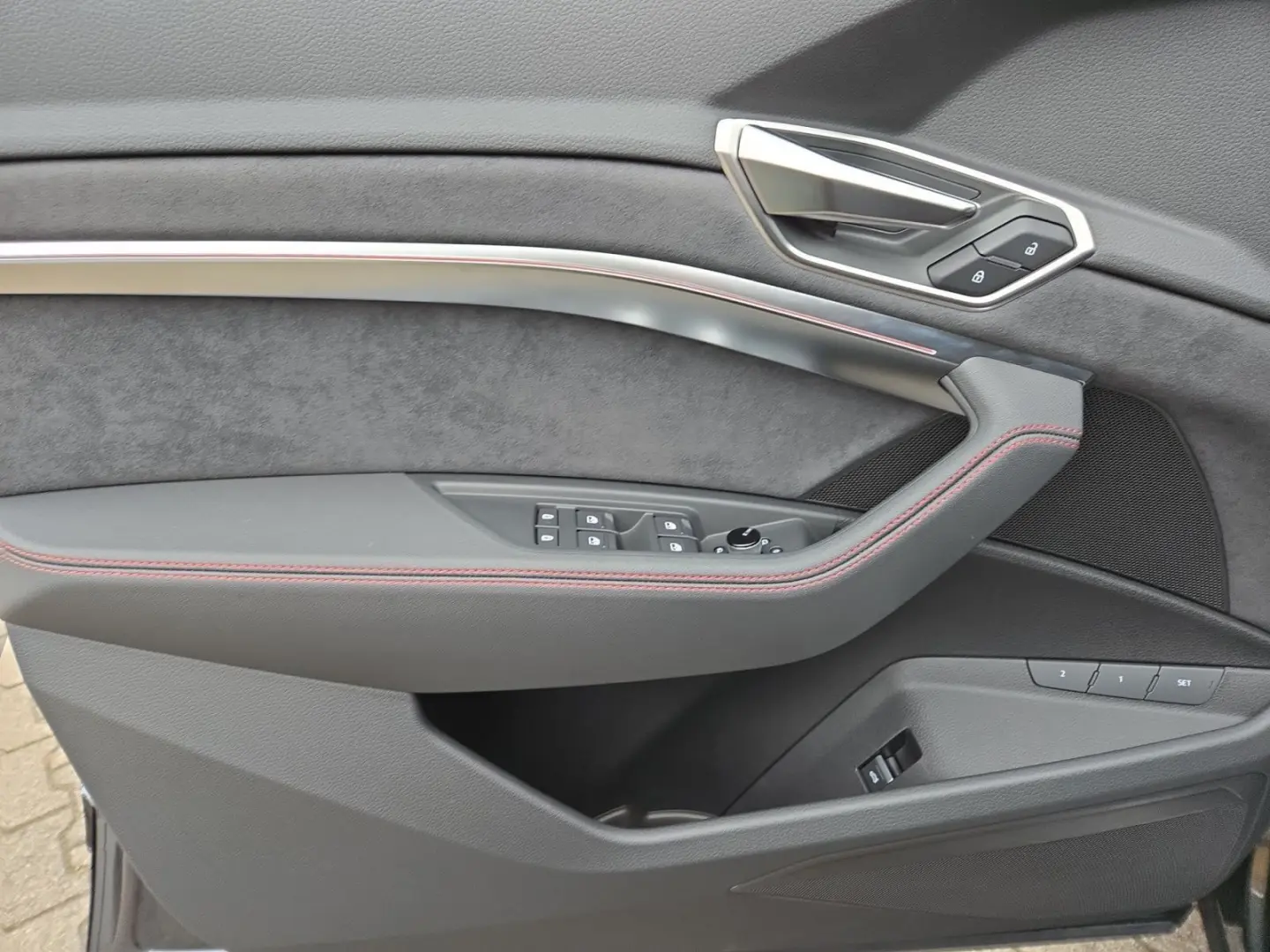 SQ8 Sportback e-tron AHK/360°VIEW/HUD/MATRIX/PAR