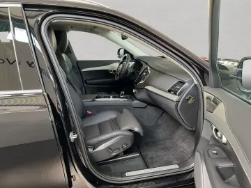 Volvo XC90 B5 AWD Plus-Bright 7S