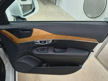 Volvo XC90 B5 Inscription AWD 7-Sitze SD