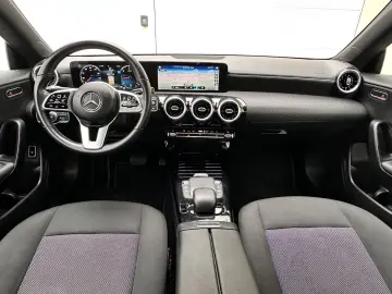 CLA 200 d*82Tkm*MBUX*LED*Navi*Camera*1.Hand*