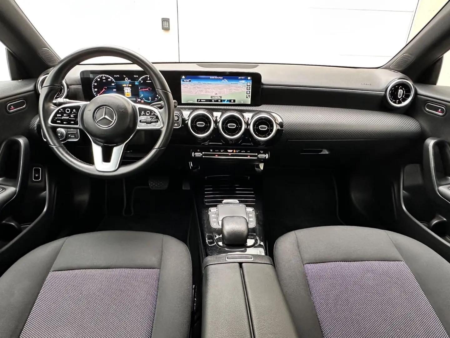CLA 200 d*82Tkm*MBUX*LED*Navi*Camera*1.Hand*