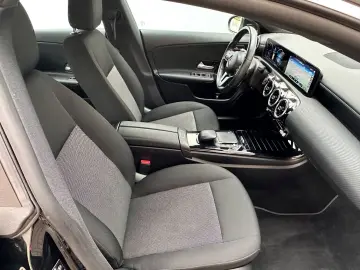 CLA 200 d*82Tkm*MBUX*LED*Navi*Camera*1.Hand*