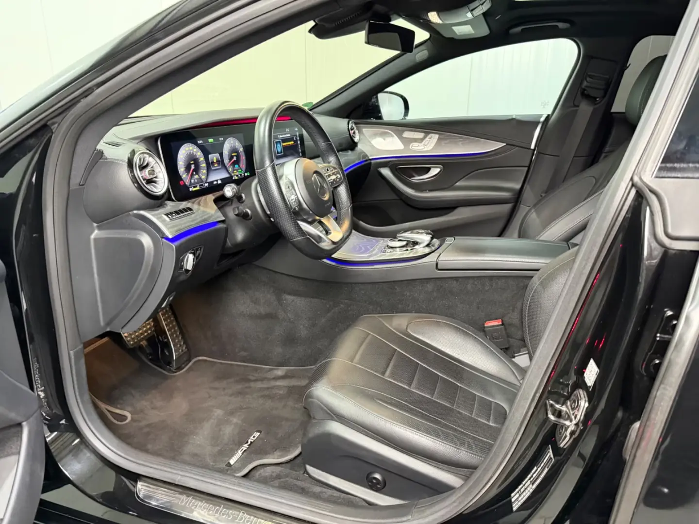 Mercedes-Benz CLS 450 4M AMG/Aerisire scaun/LED/ACC/20