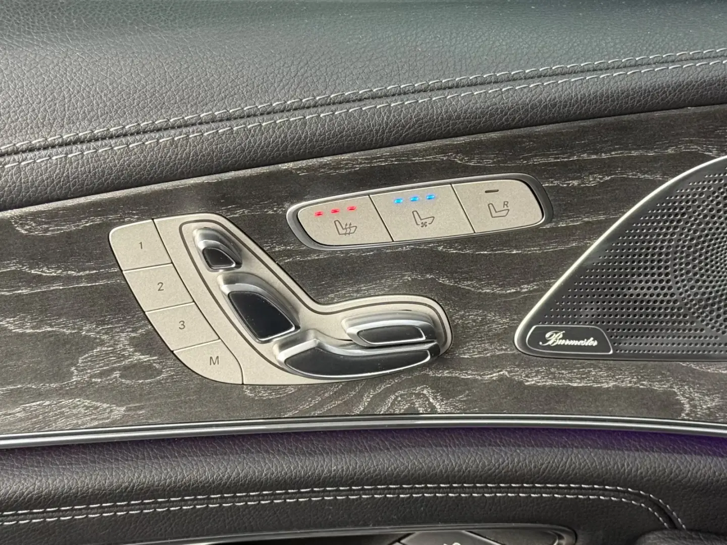 Mercedes-Benz CLS 450 4M AMG/Aerisire scaun/LED/ACC/20