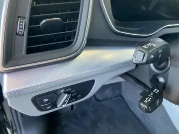 Q5 45TFSI qua S-Trc Virtual B&O LED Navi Sitzh