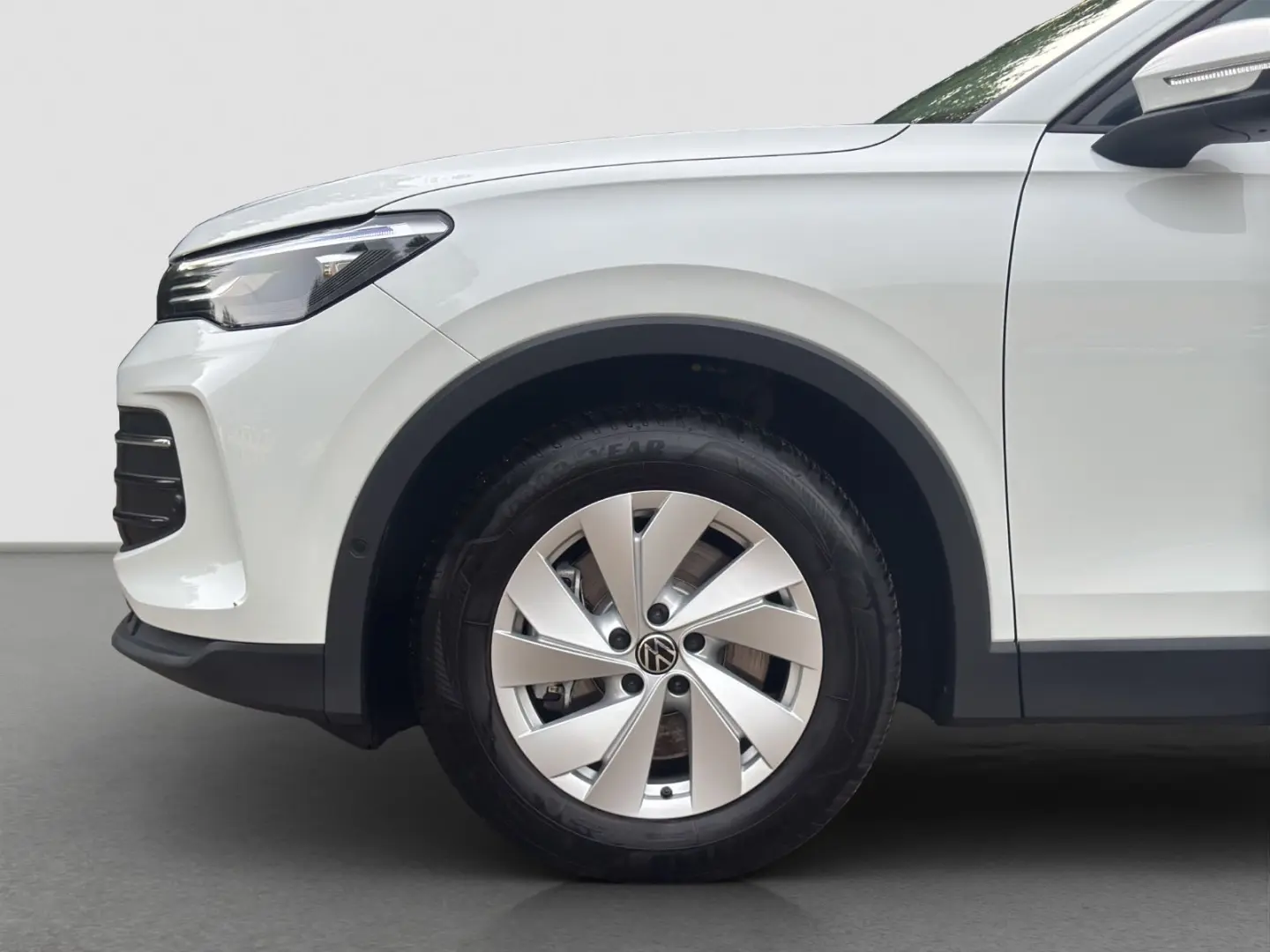 Tiguan 2.0 TDI*150 PS*DSG*Navi*Neues Modell*